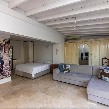 Villa Charming Duplex 2 Min Walk To Torba Beach In